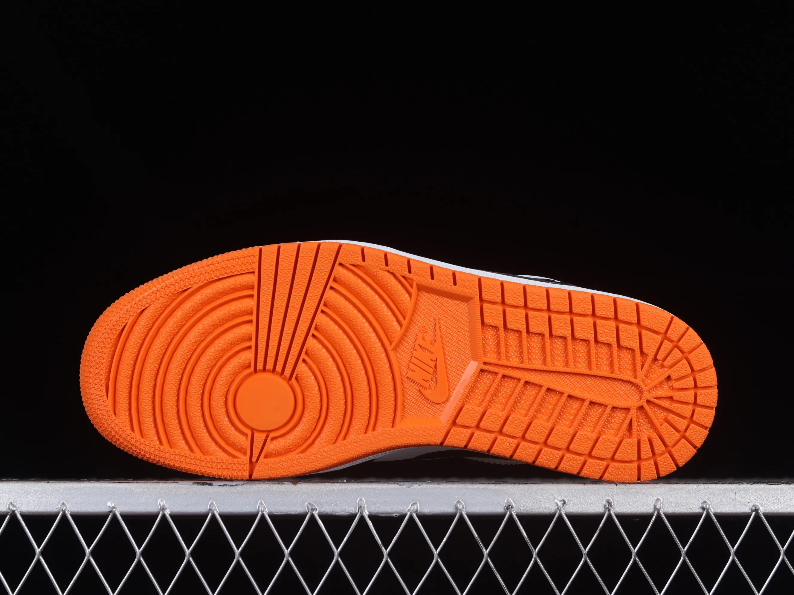 All categories Air Jordan Jordan series basketball shoes Air Jordan 1 Low G version pure original Air Jordan 1 Low AJ1 Joe 1 black and orange smashed backboard low-top cultural and leisure sports sneakers 553558-128